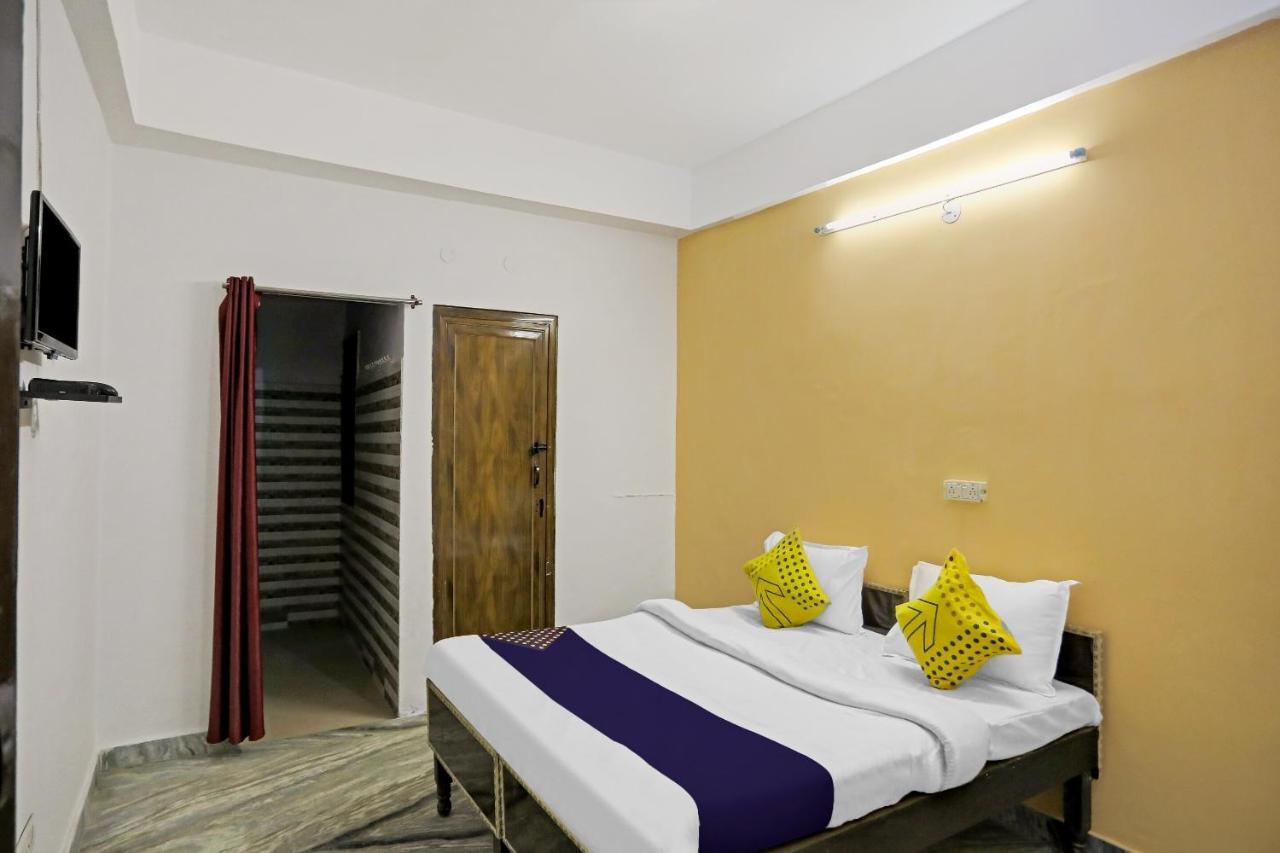 SPOT ON 78763 Raj Hotel Vip Kālkāji Devi Exterior foto